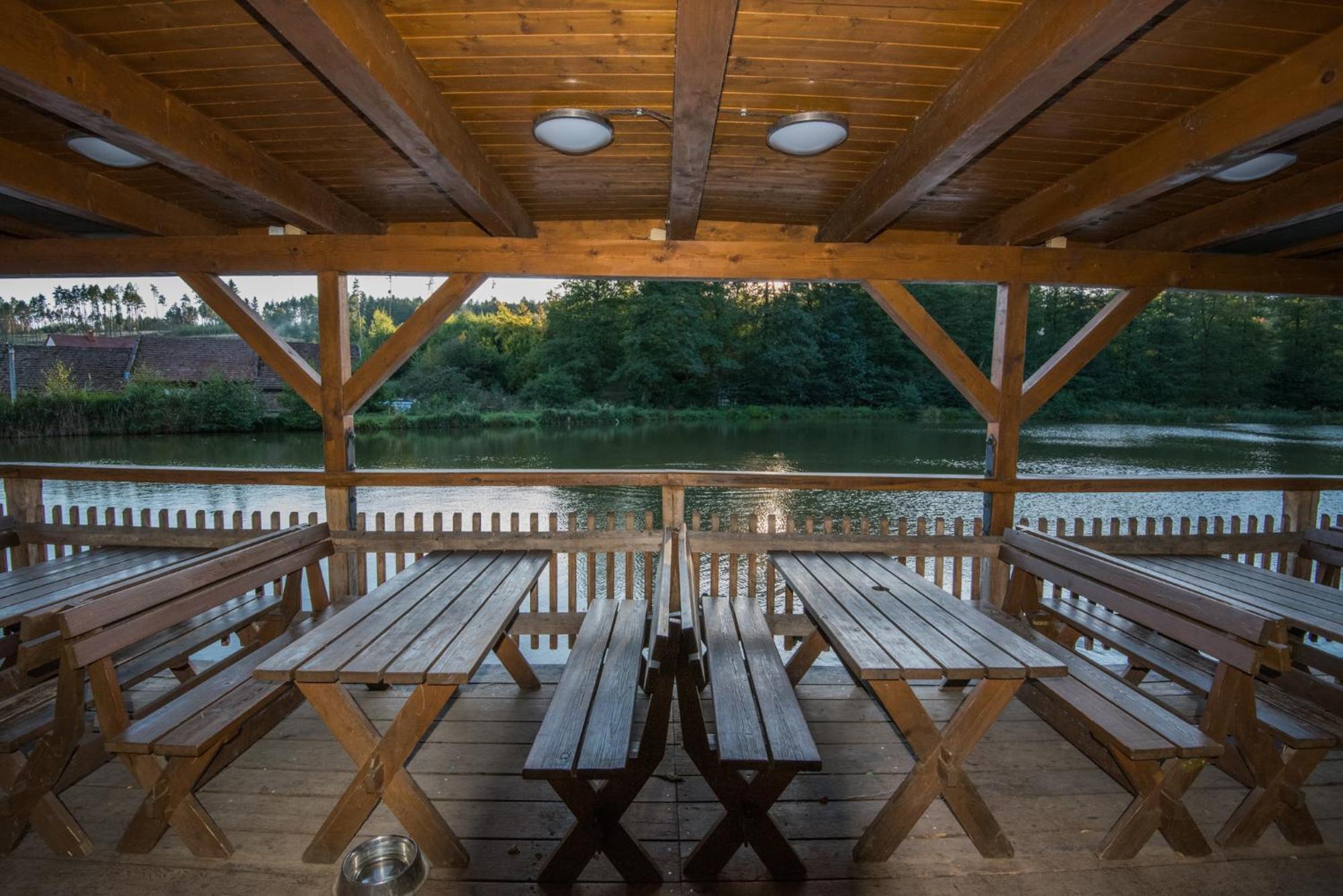Porcuv Mlyn Hotel Bykovice Exterior foto